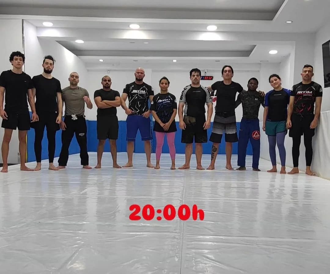 Osteopata Pinhaneli _ Cédula profissional: C-0032614 — Osteopaths em Lisbon — 1