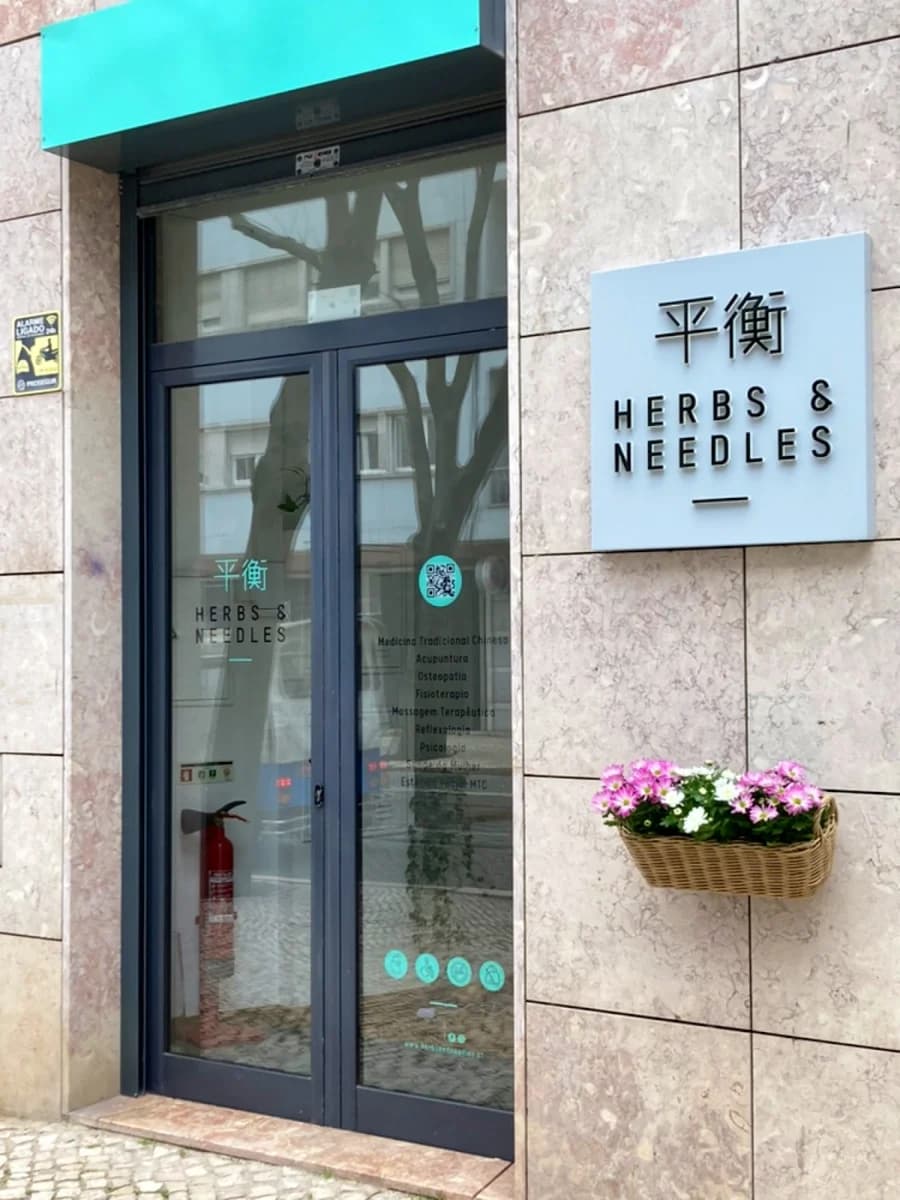 Clínica Herbs & Needles, Medicina Tradicional Chinesa e Osteopatia — Osteopaths em Lisbon — 1