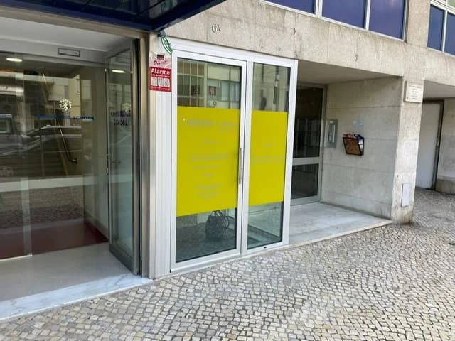 Moveclinics - Medifax Uruguai — Physiotherapists em Lisbon — 2